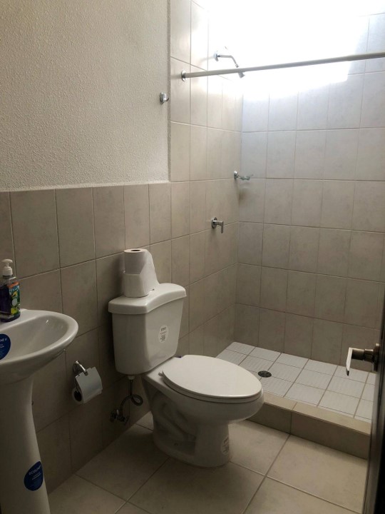 En Venta – Vendo Casa En Condado Santa Fe. Km 30.8 Carretera A El Salvador - Foto 5 de 10