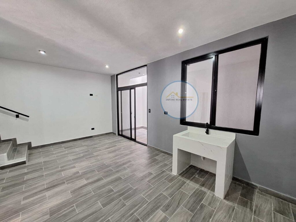 Hermosa Casa De Dos Niveles En Venta. Lista Para Ser Estrenada. - Foto 4 de 15