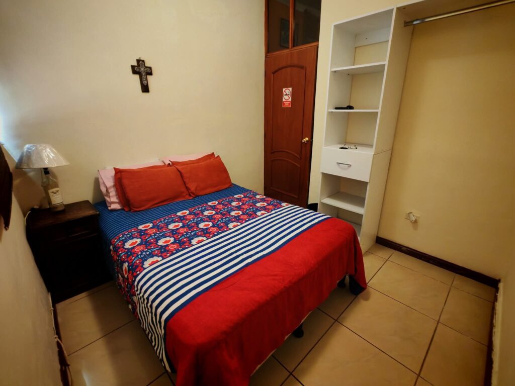 Alquiler Habitación Amueblada En Casa Completamente Equipada - Vista principal de la propiedad