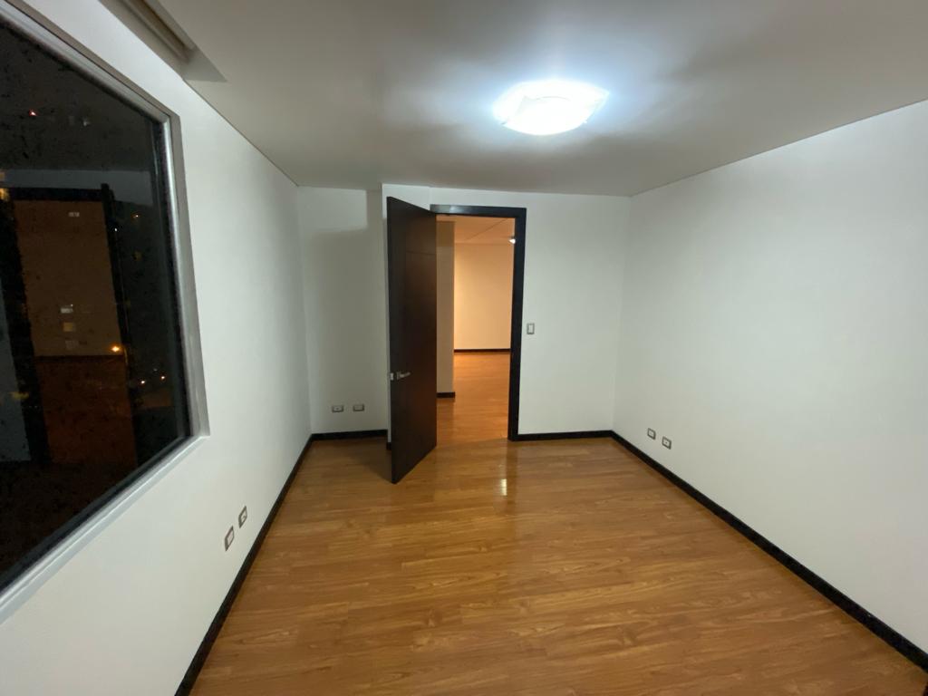 En Alquiler – Bello Apartamento De 97 Metros En Sector Exclusivo De Zona 14 - Foto 4 de 10