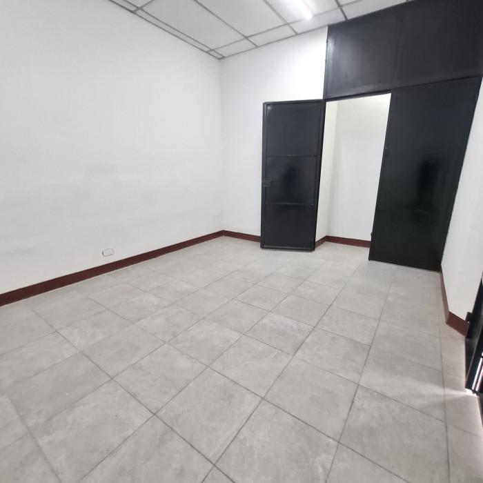 ¡casa Con Uso Comercial En Renta – Zona 1, Ciudad De Guatemala! - Foto 2 de 10
