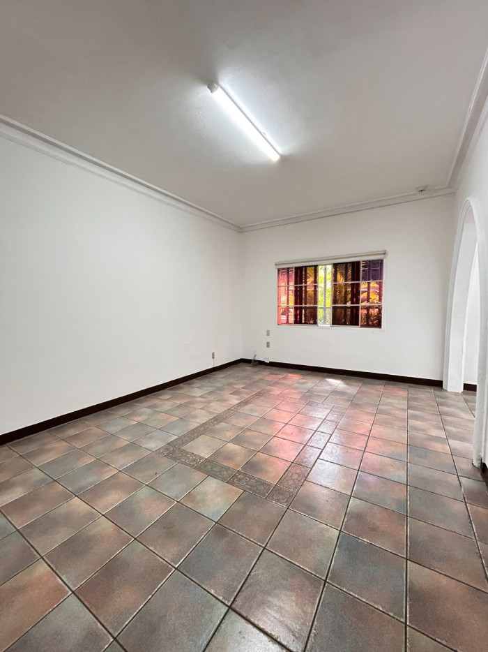Casa Para Oficinas En Alquiler En Zona 10, Ciudad De Guatemala - Foto 2 de 8