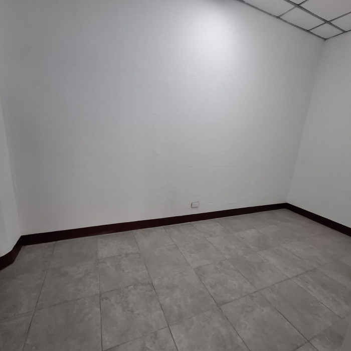 ¡casa Con Uso Comercial En Renta – Zona 1, Ciudad De Guatemala! - Foto 5 de 10