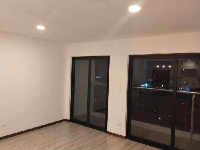 Apartamento Moderno En Renta En Zona 10, Ciudad De Guatemala - Foto 2 de 8