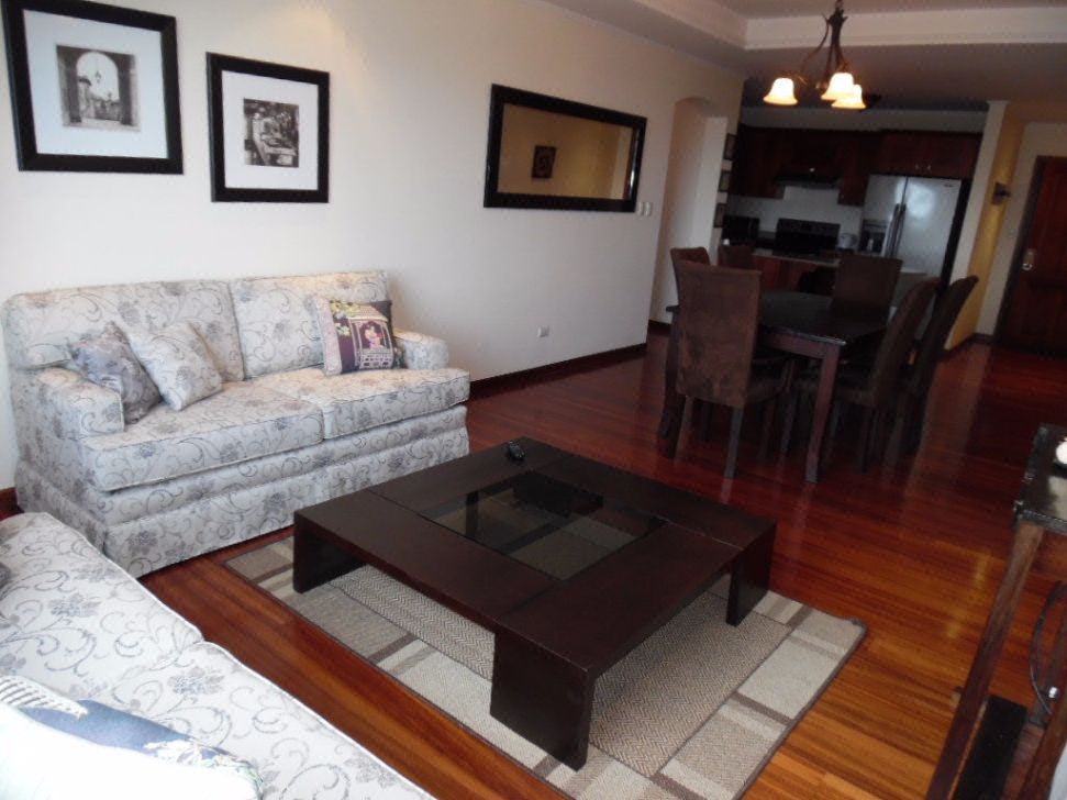 En Alquiler – Apartamento Amoblado Zona 10