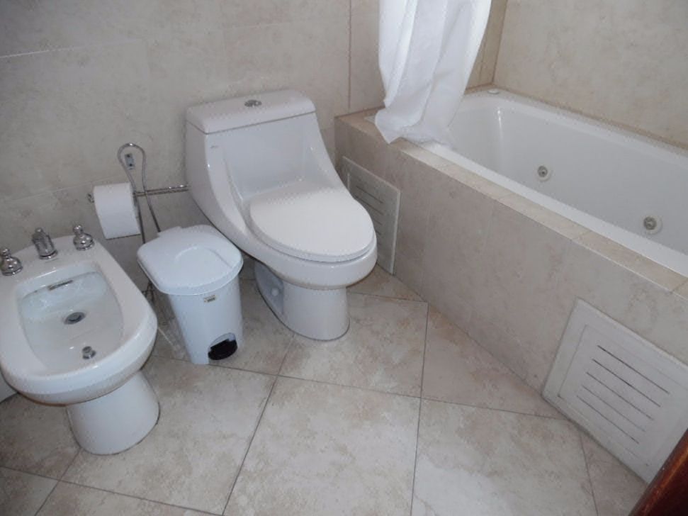 En Alquiler – Apartamento Amoblado Zona 10 - Foto 5 de 12