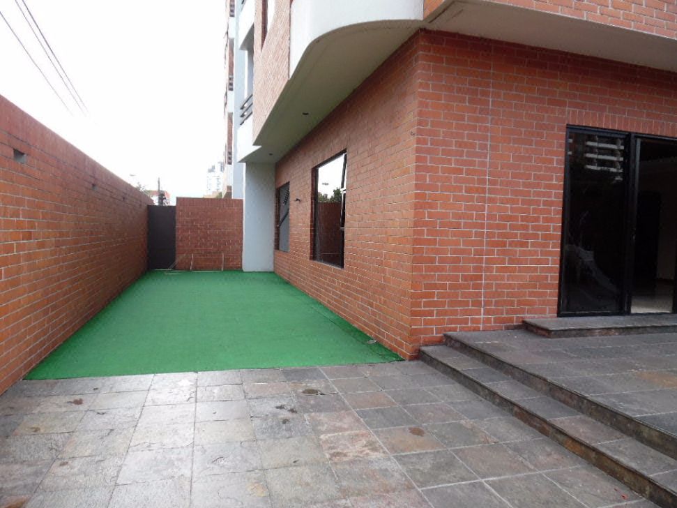 En Alquiler – Apartamento Amoblado Zona 10 - Foto 2 de 12