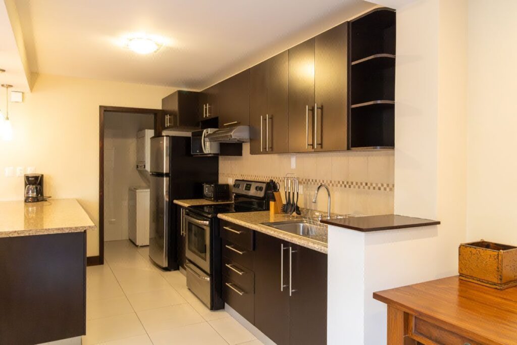 En Alquiler – Apartamento Amueblado Zona 10/ 2 Habitaciones - Foto 3 de 14