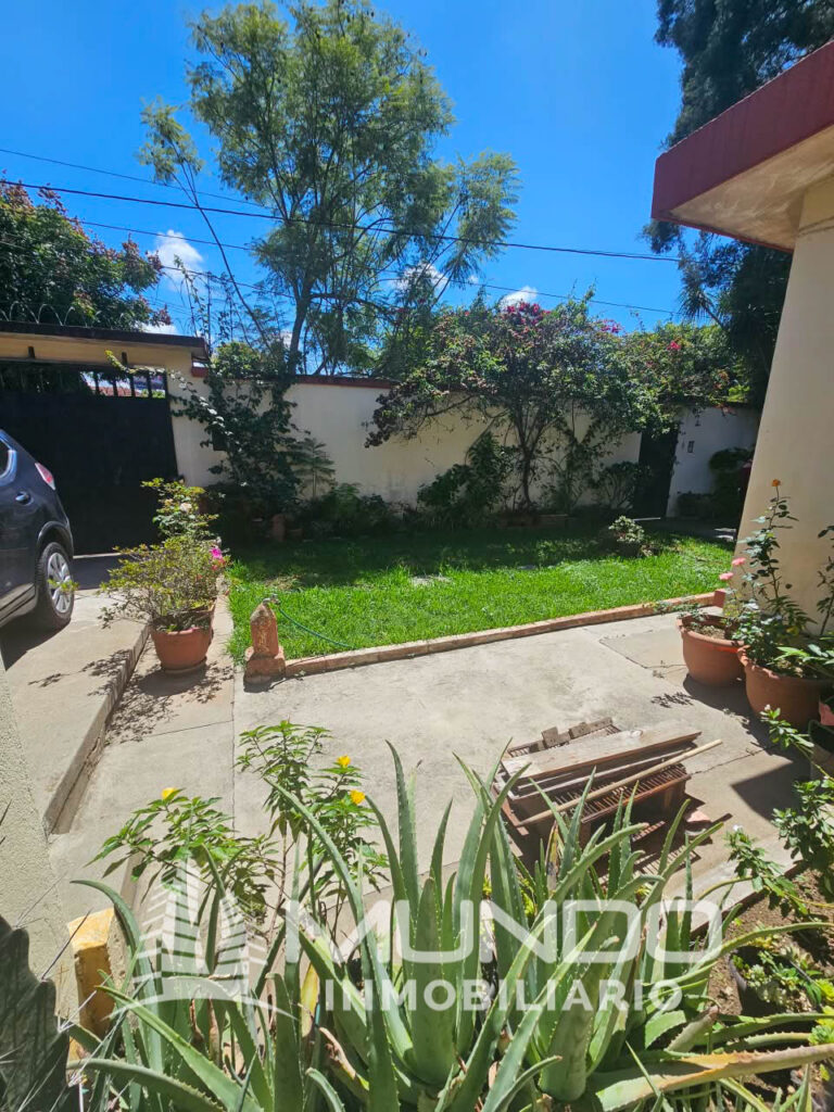 Casa Con Terreno Amplio En Venta Las Charcas Zona 11 - Foto 4 de 10
