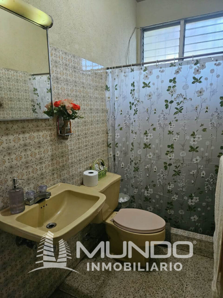 Casa Con Terreno Amplio En Venta Las Charcas Zona 11 - Foto 3 de 15