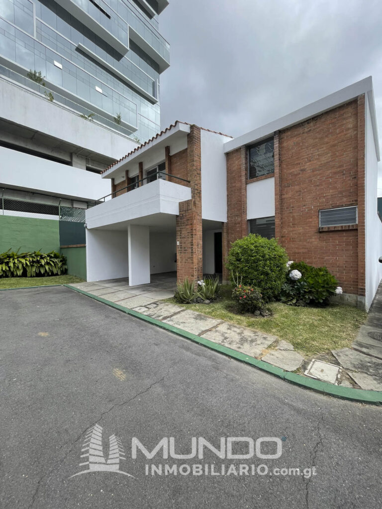Casa En Renta En Zona 10 / Mundo Inmobiliario - Vista principal de la propiedad
