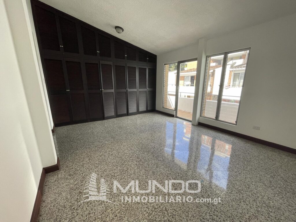 Casa En Renta En Zona 10 / Mundo Inmobiliario - Foto 3 de 12