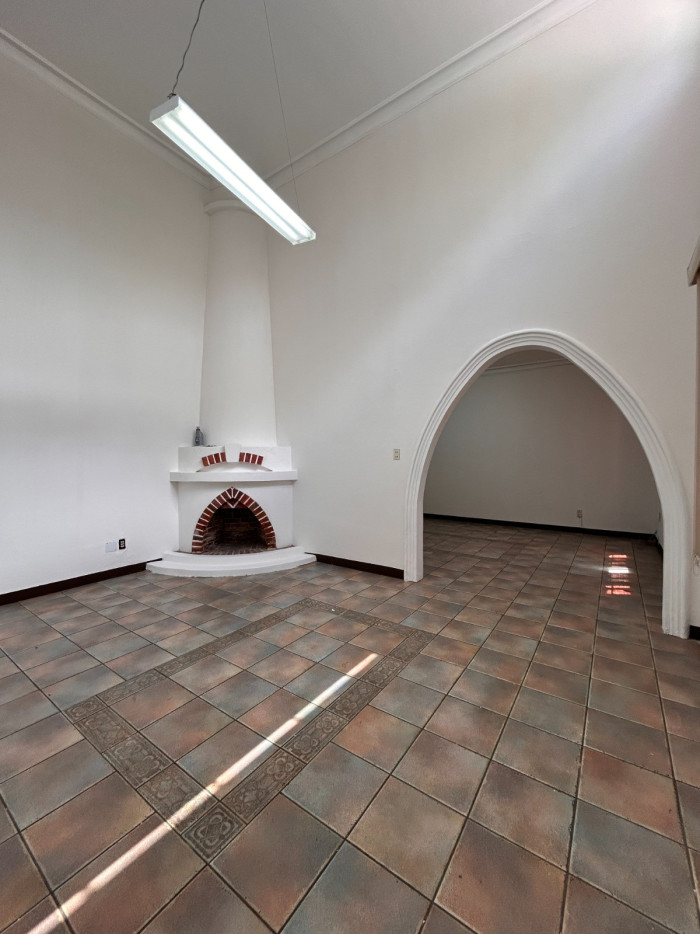 Casa Para Oficinas En Alquiler En Zona 10, Ciudad De Guatemala