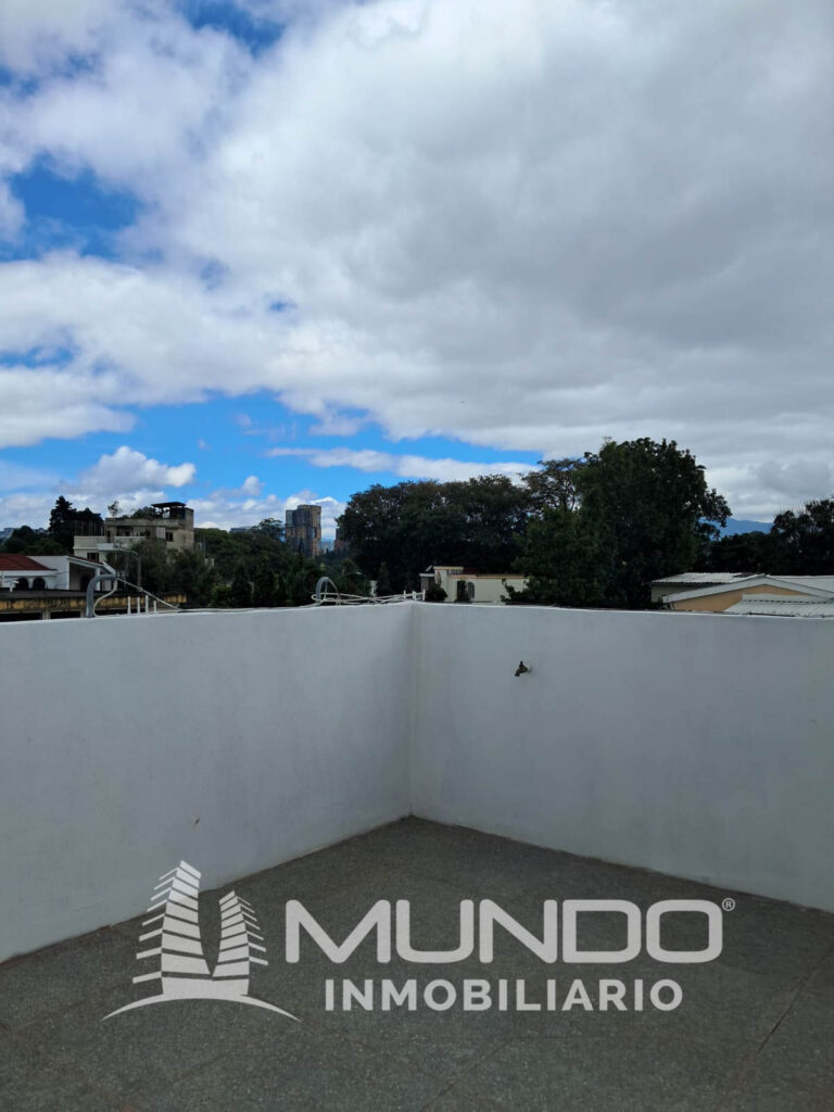 Townhouse En Renta Zona 15 / Mundo Inmobiliario - Foto 2 de 13
